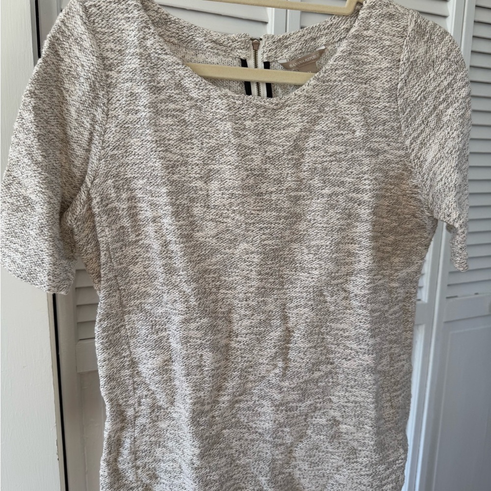 Banana Republic Textured Gray Short Sleeve Top